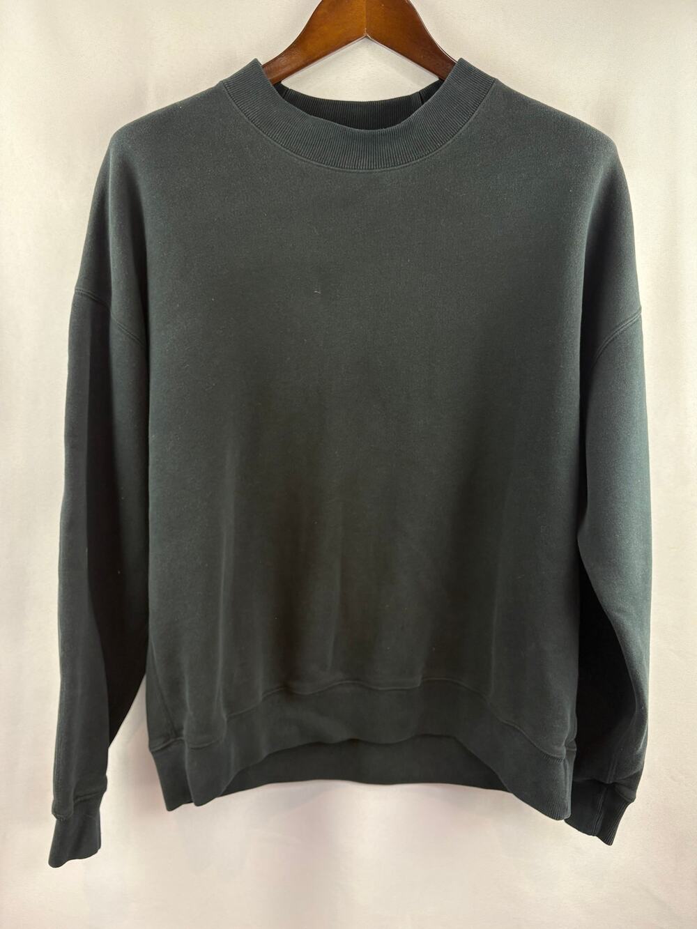 Men’s Abercrombie & Fitch Medium Black Oversized Crewneck